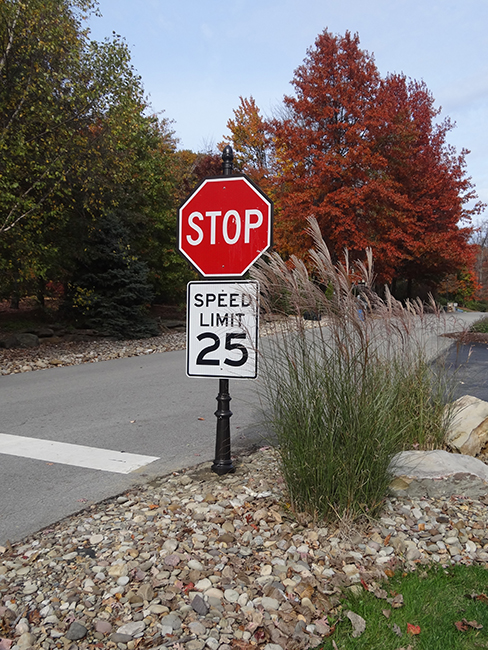 country-lane-street-name-sign-pole-installed-713.jpg